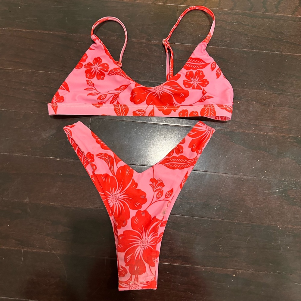 Kulani Kini Bikini Set Never Worn